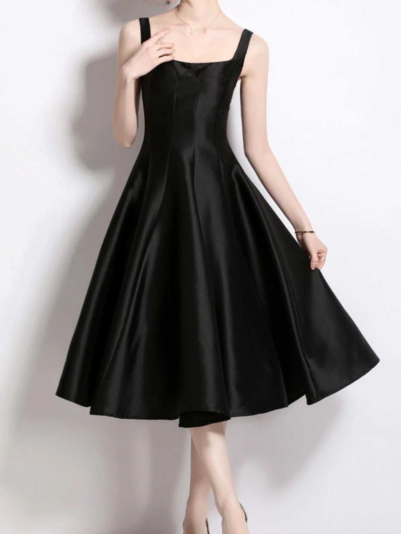 A-Line Silhouette Midi Sleeveless Dress 