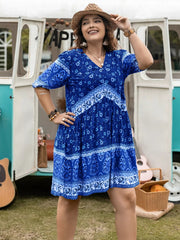 Plus Size Floral V-Neck Mini Dress 