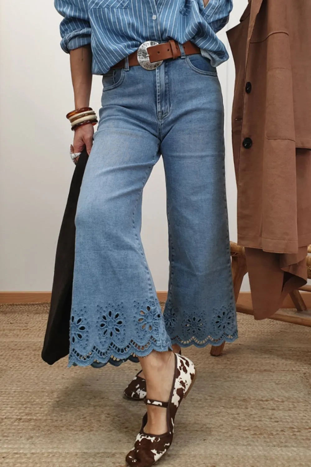 Lace Detail Cropped Wide Leg Jeans 