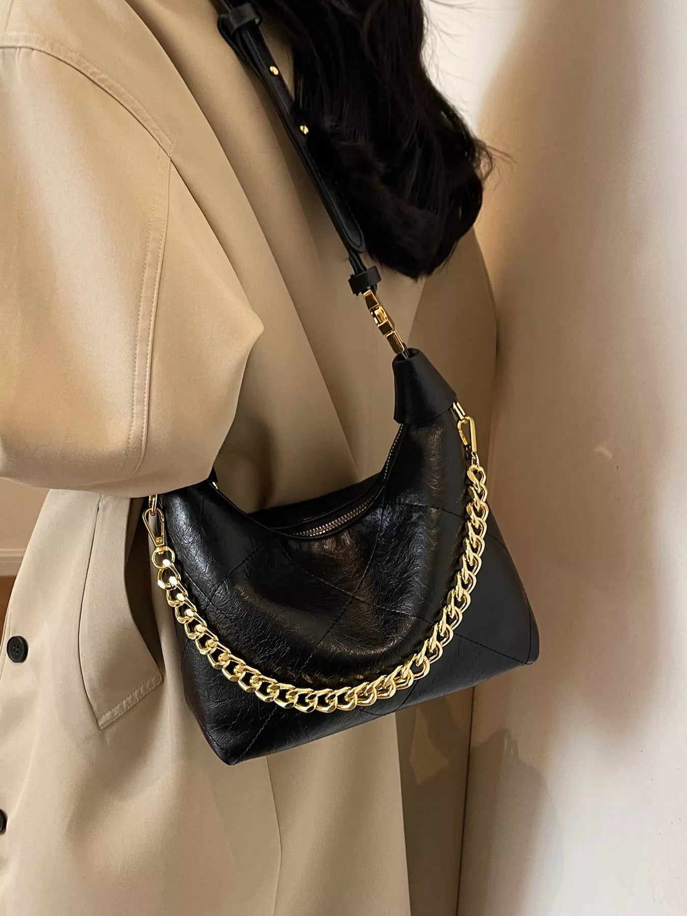 Chain Decor Leather Bag 