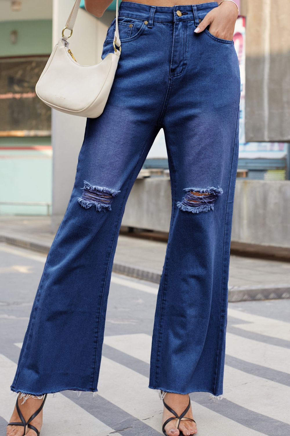 Distressed Buttoned Loose Fit Jeans 