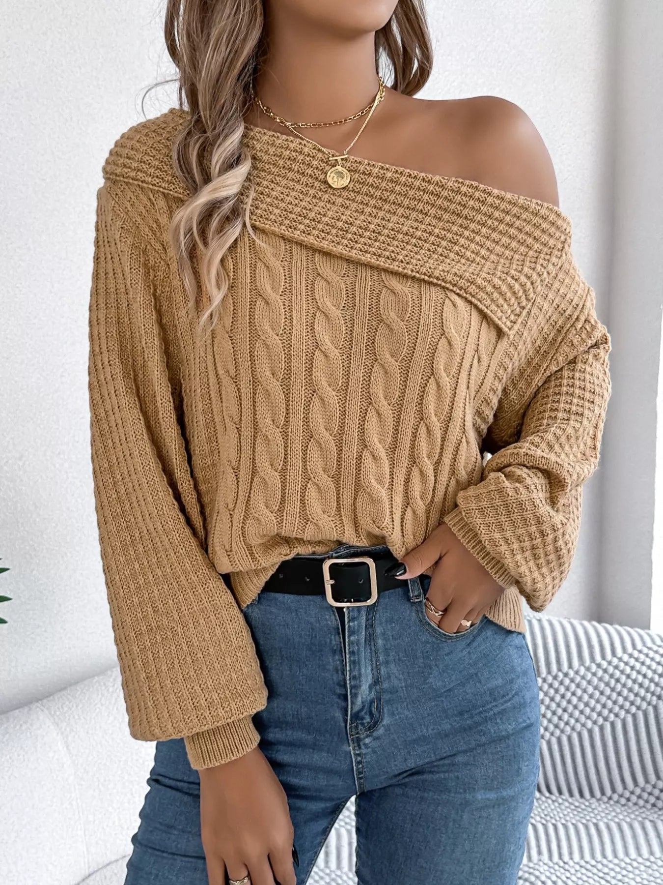 Off-Shoulder Cable Knit Sweater 