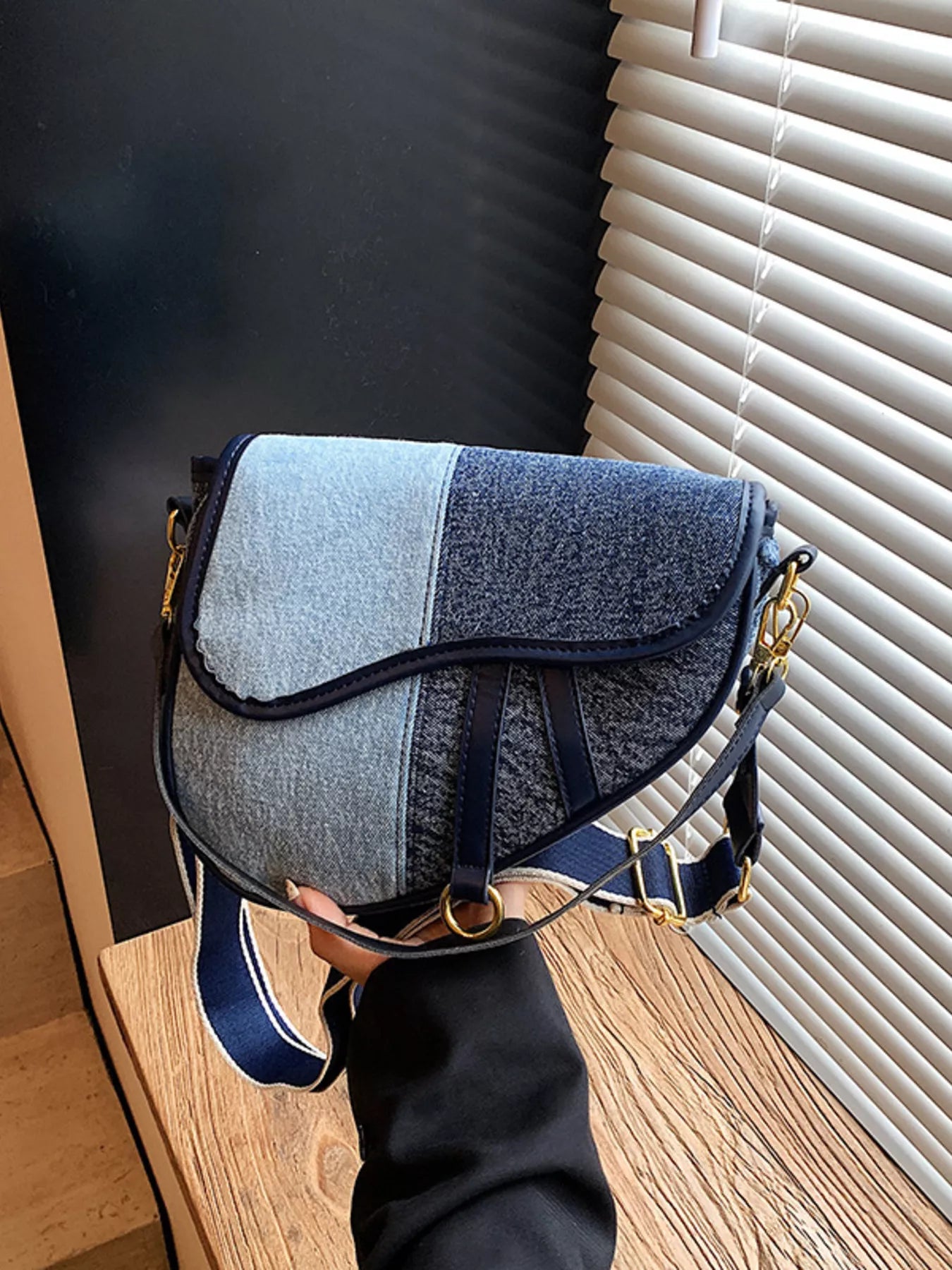 Adjustable Strap Crossbody Bag 