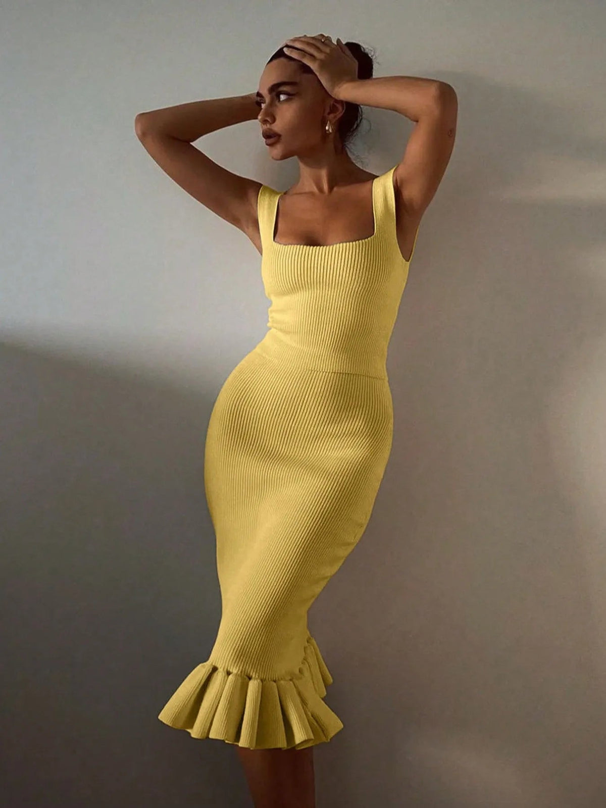 Ribbed Knit Bodycon Mermaid Dress with Ruffle Hem 