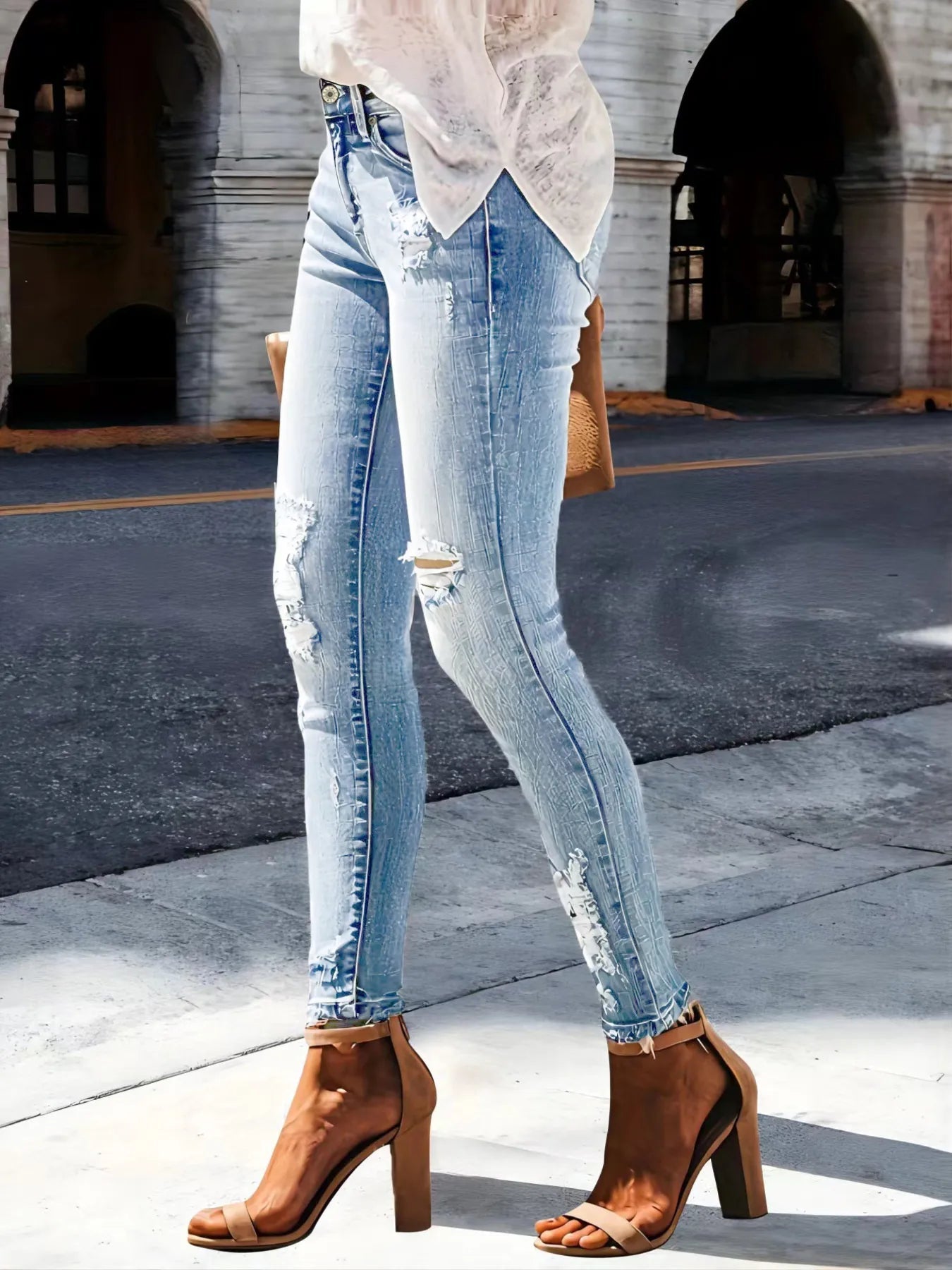 Distressed Skinny Jeans 