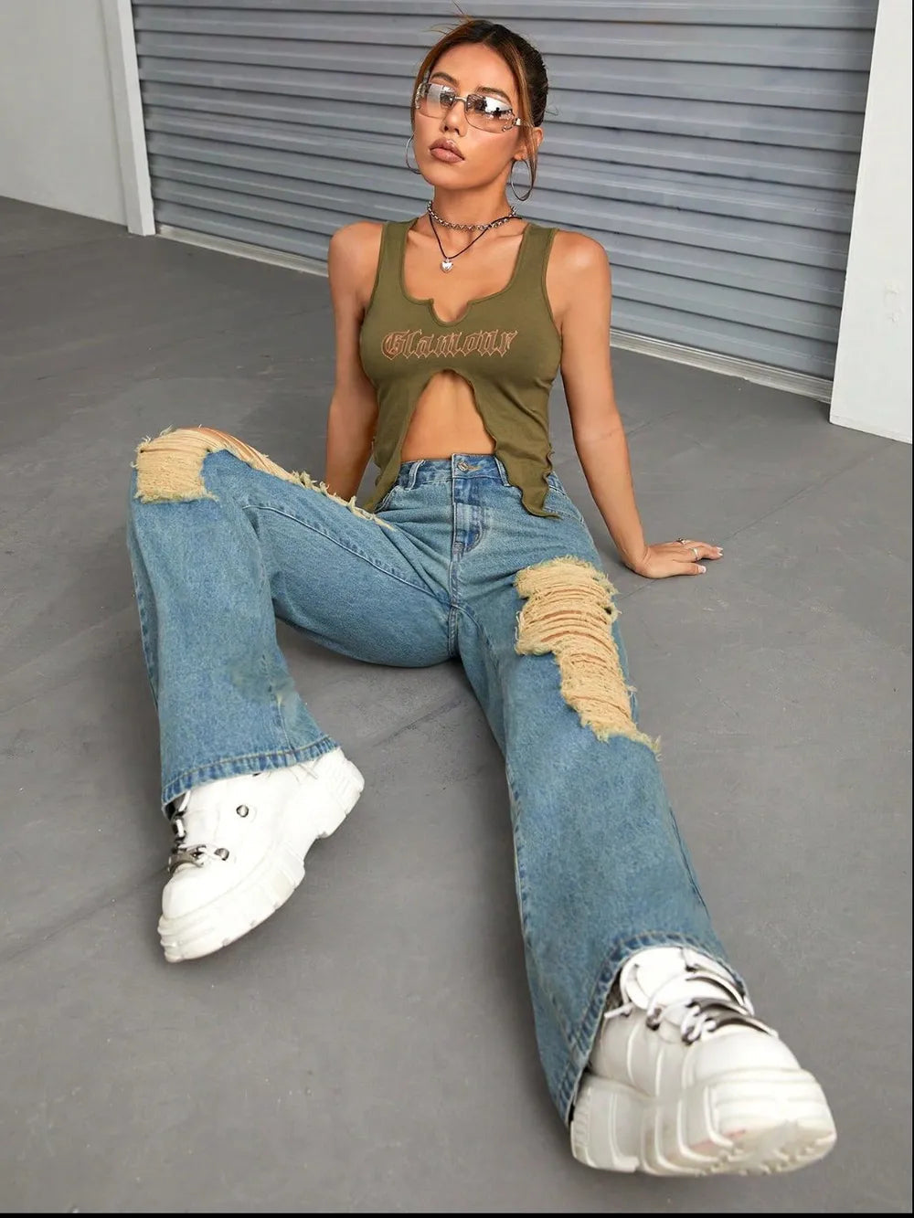 Distressed Wide Leg Jeans with Pockets 
