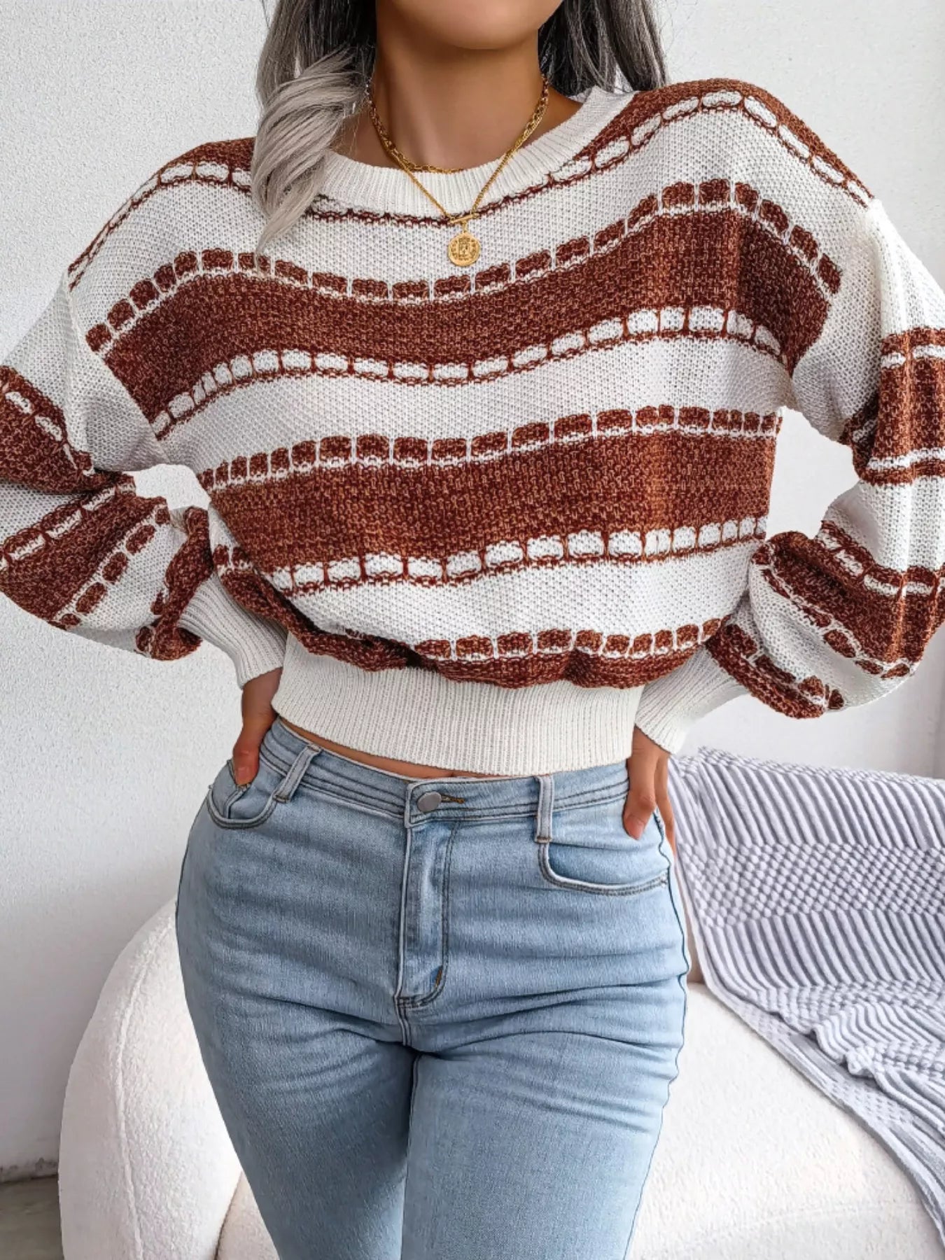 Color Block Round Neck Cropped Sweater 