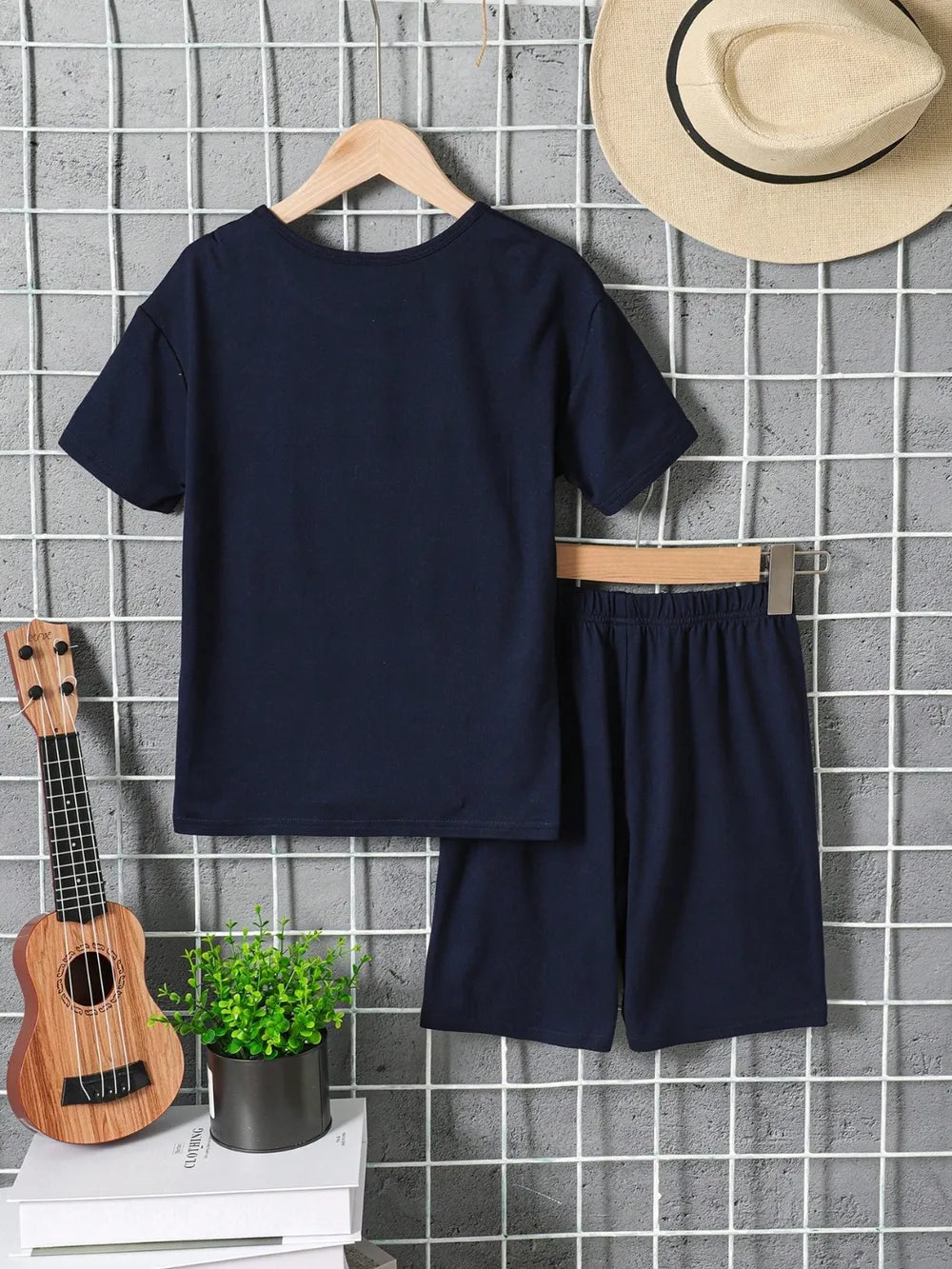 Children's Graphic Round Neck T-Shirt and Pants Set 