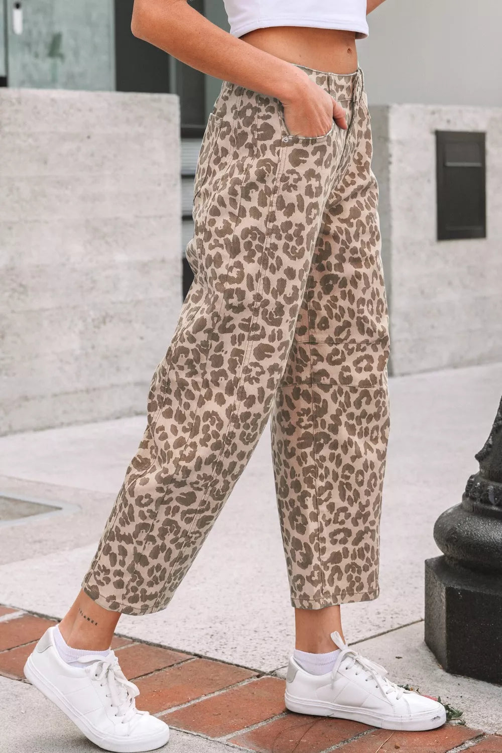 Leopard Print High-Waisted Cropped Jeans 