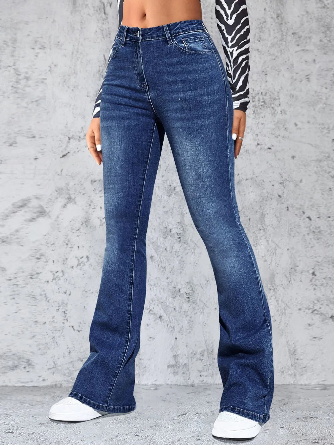 High Rise Jeans with Pockets 