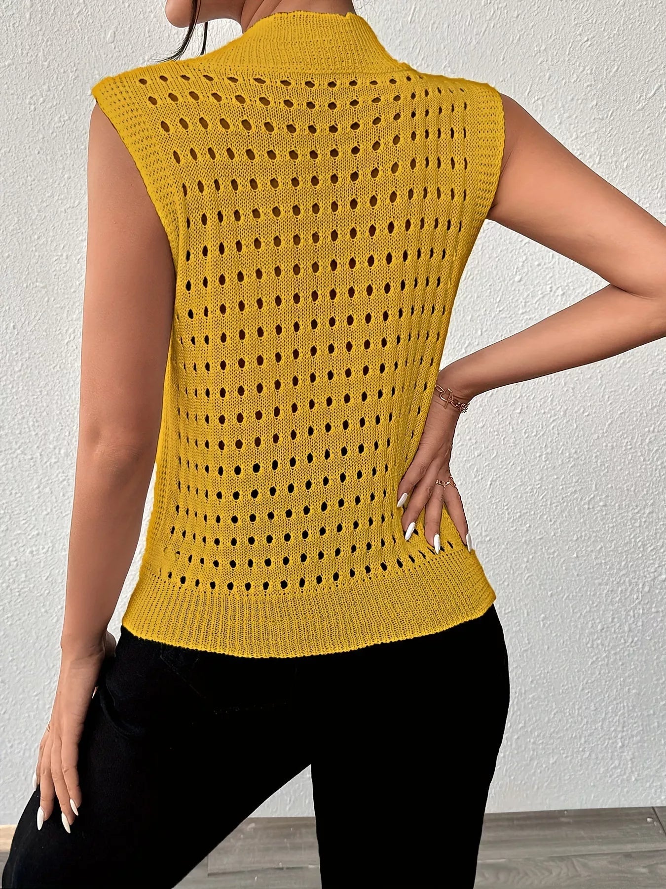 Hollow Out Round Neck Knit Tank 