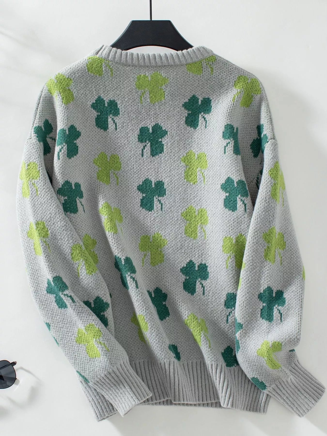 Clover Round Neck Long Sleeve Sweater 