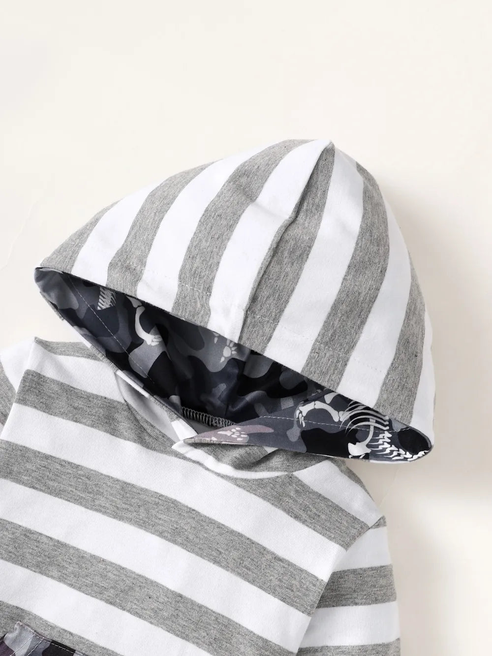 Children's Striped Hooded Bodysuit and Camouflage Pants Set 