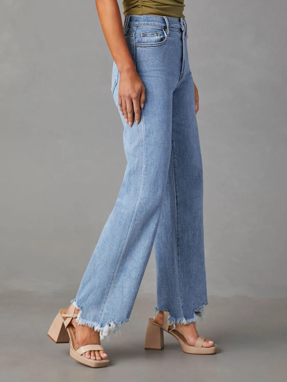 Raw Hem Loose Fit Jeans 