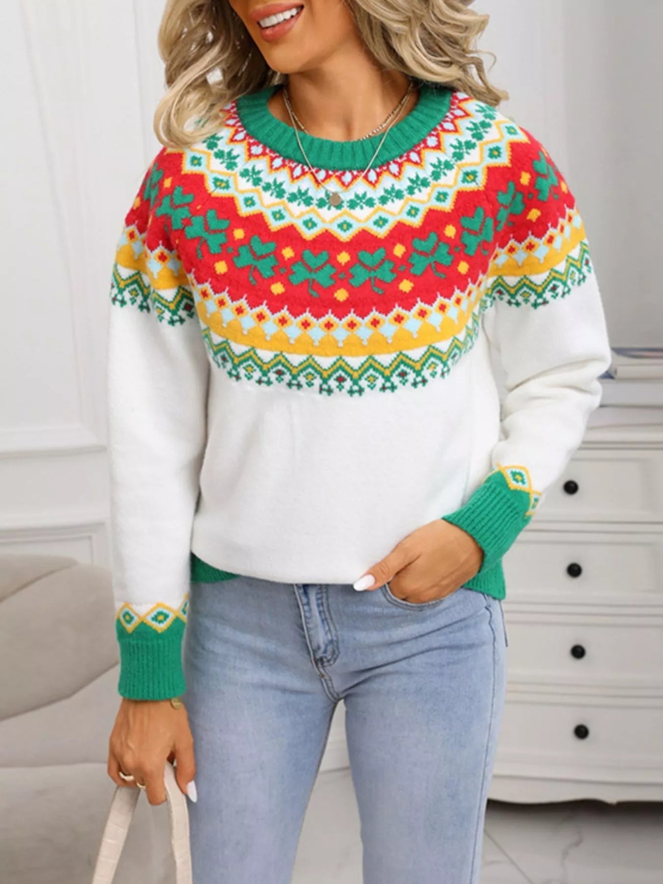Clover Pattern Round Neck Knitted Sweater 