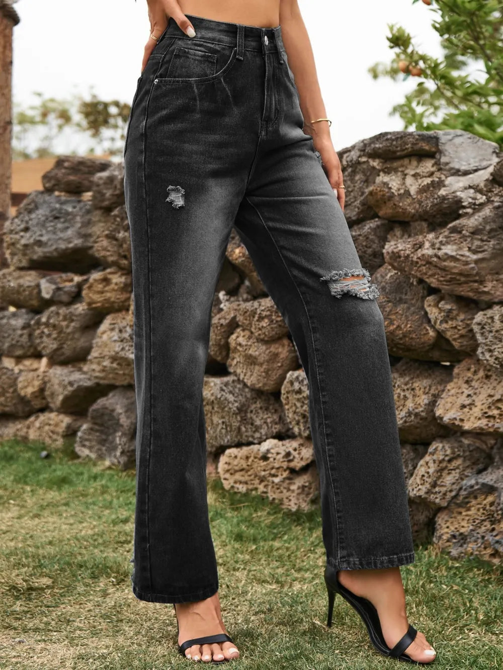 Distressed Jeans with Pockets 