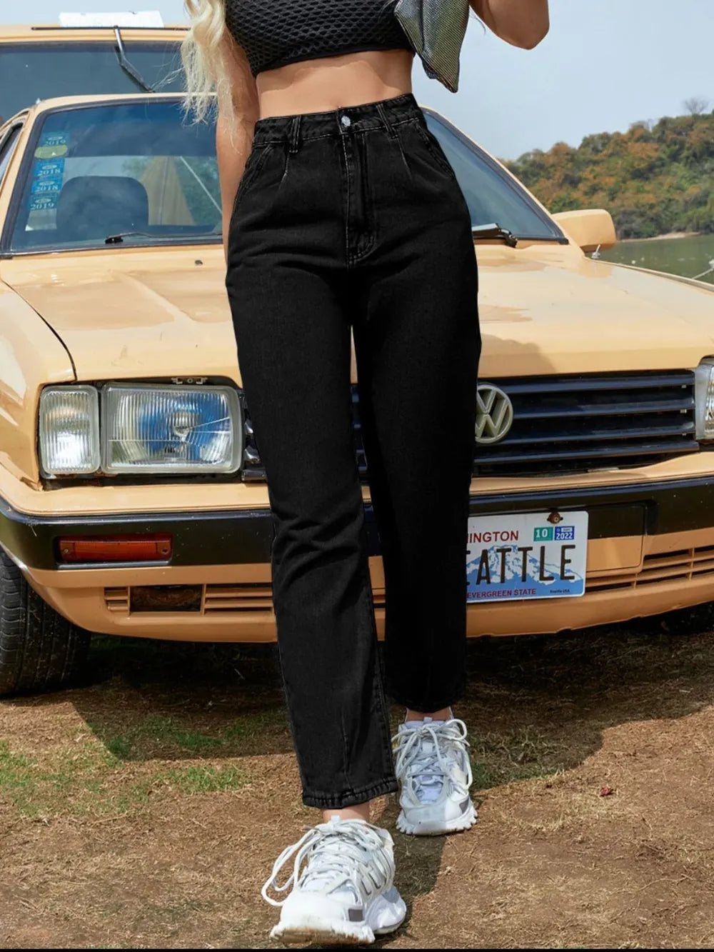 Straight Leg Jeans with Pockets 