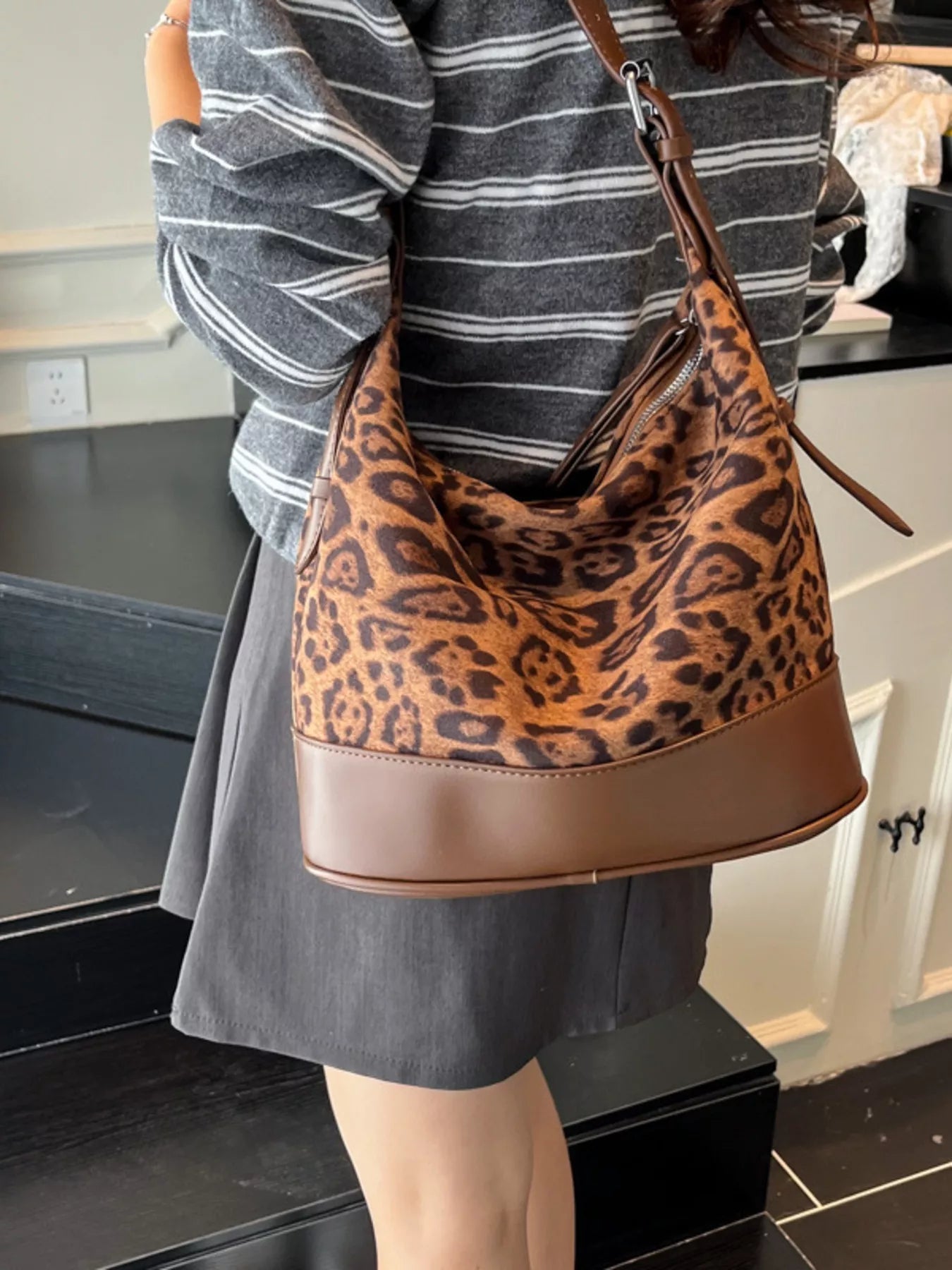 Adjustable Strap Tote Bag 