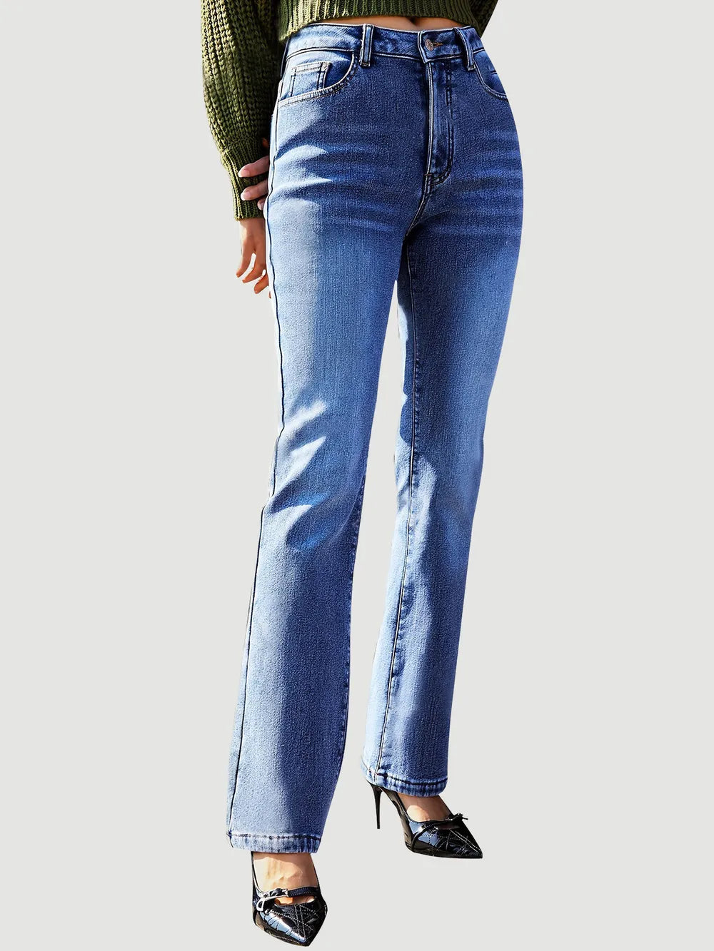 Straight Leg Jeans with Pockets 