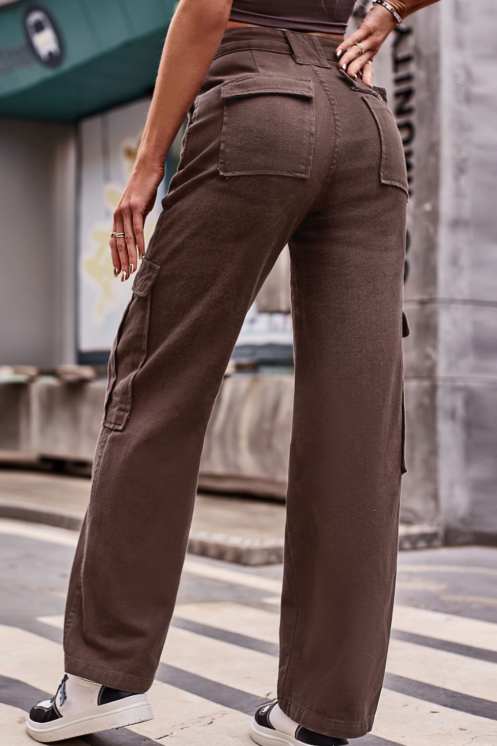 Buttoned High Waist Loose Fit Jeans 