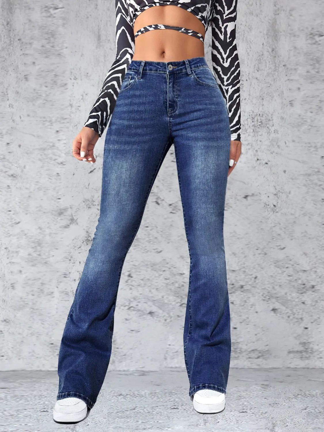 High Rise Jeans with Pockets 