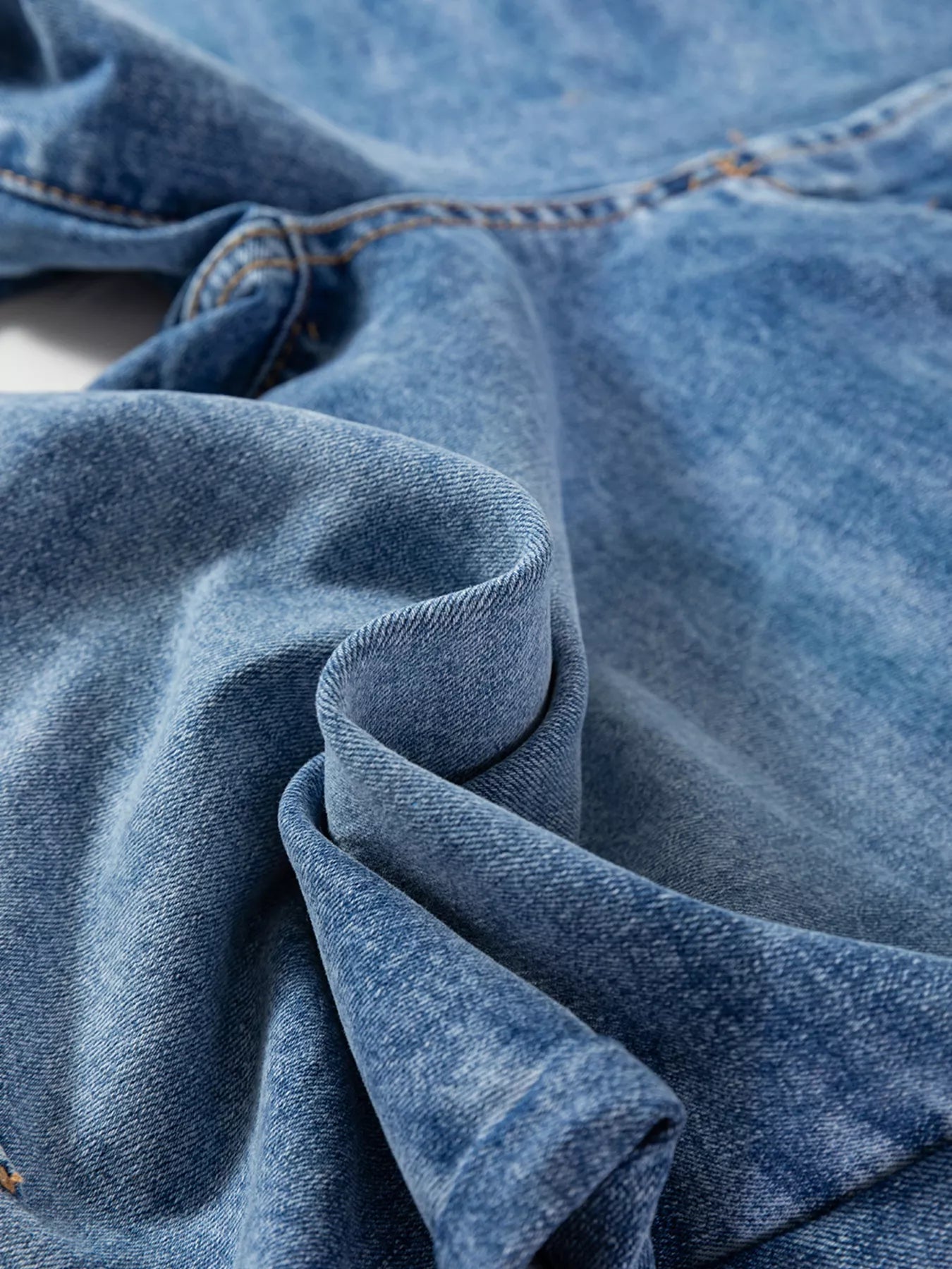 Seam Detail Loose Fit Cropped Jeans 