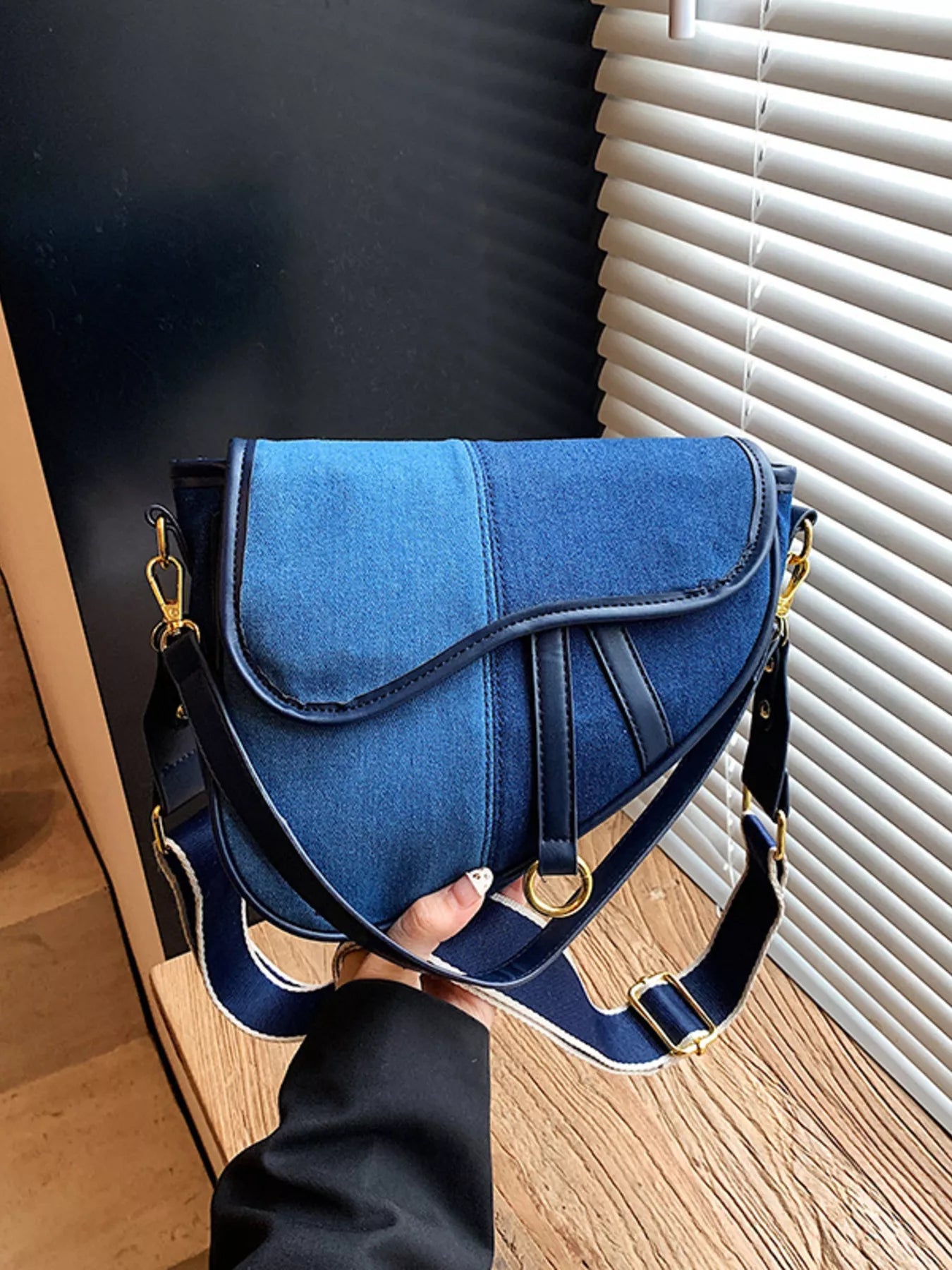 Adjustable Strap Crossbody Bag 
