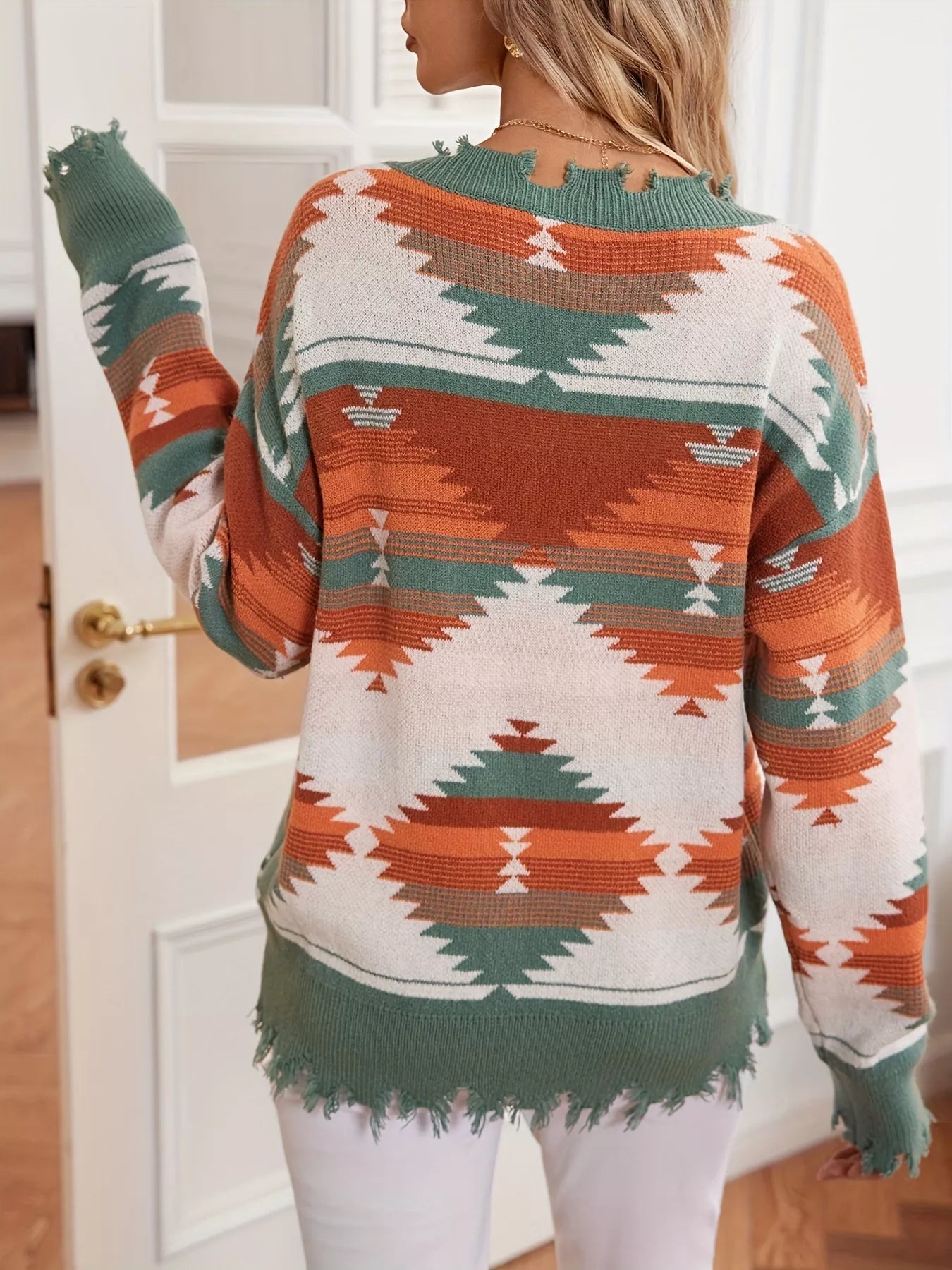 Geometric Frayed Hem V-Neck Long Sleeve Sweater 