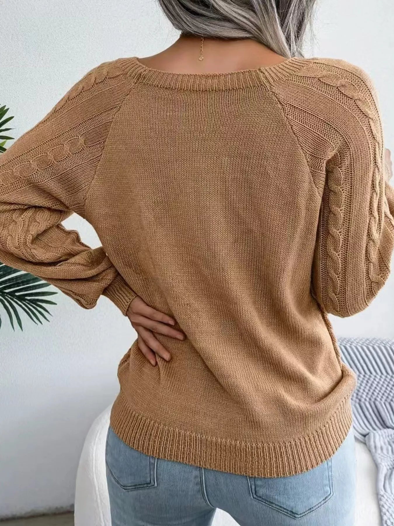 Cable Knit Round Neck Sweater 