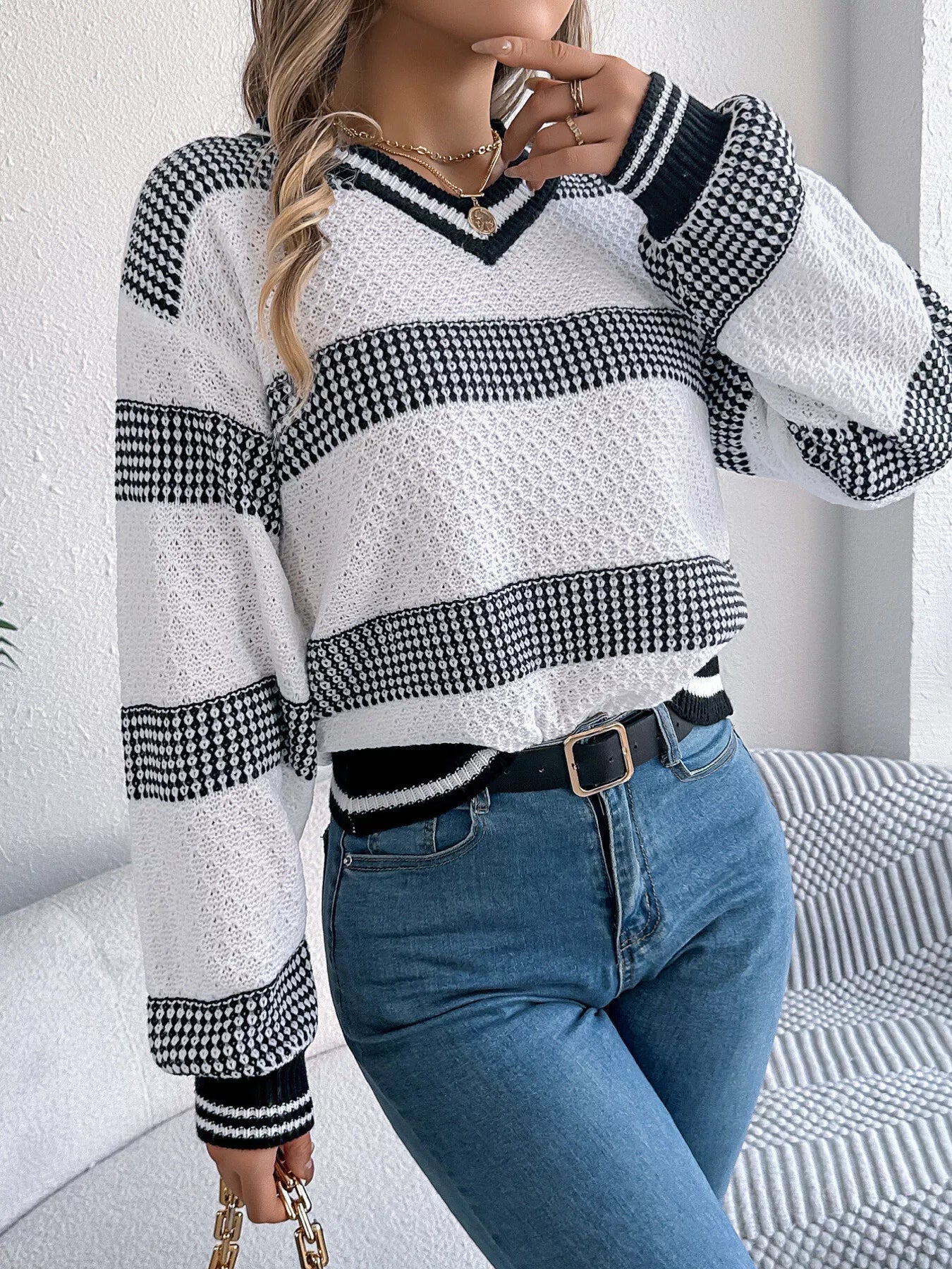 Contrast Striped V-Neck Sweater 