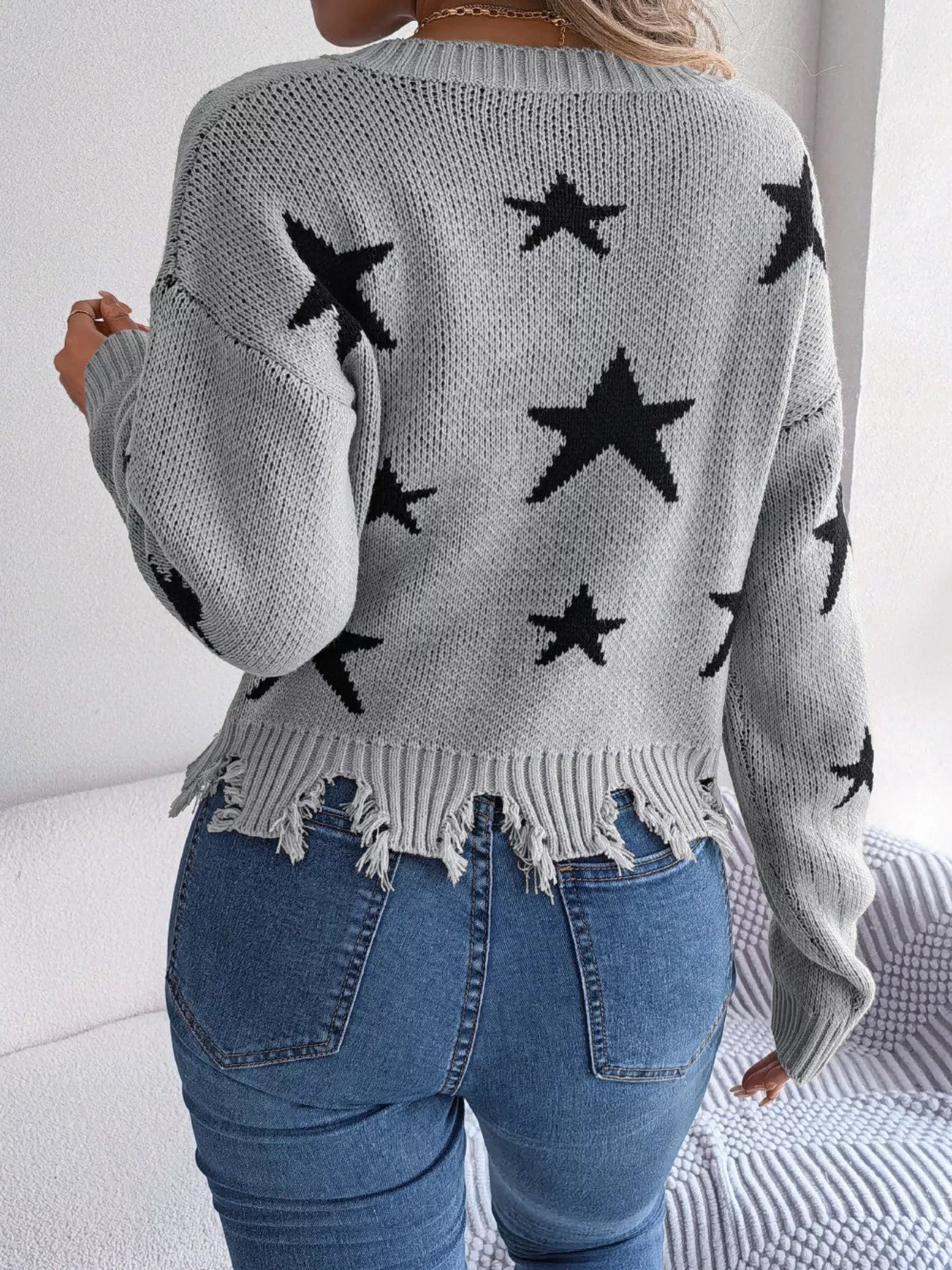 Star Pattern V-Neck Distressed Sweater 