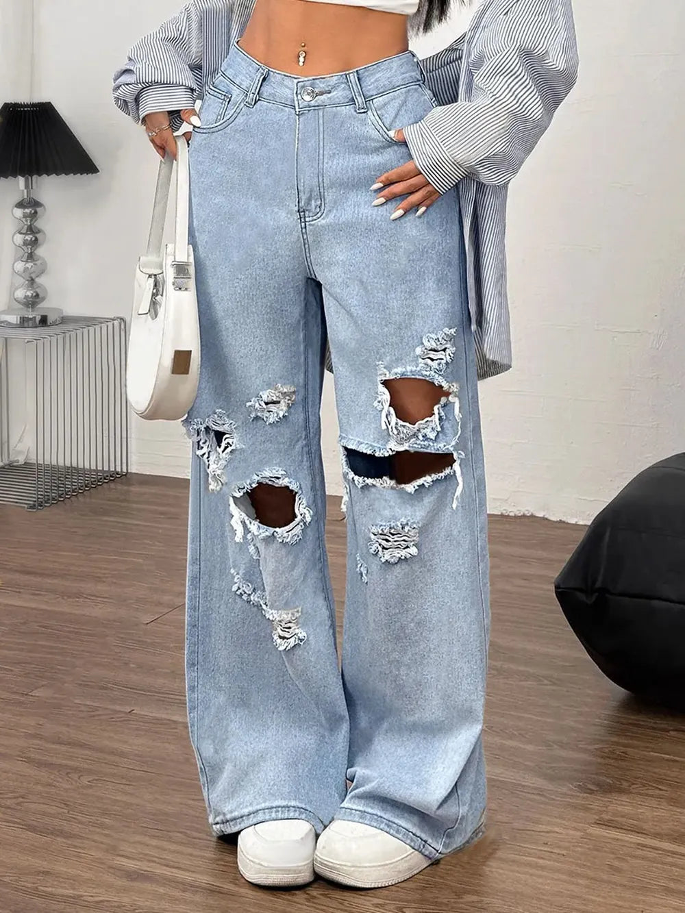 Distressed Wide Leg Jeans with Pockets 