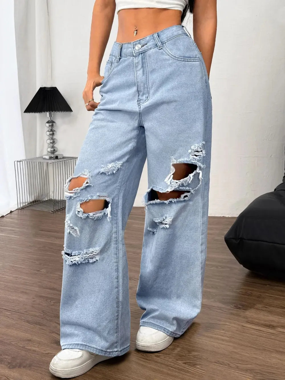 Distressed Wide Leg Jeans with Pockets 