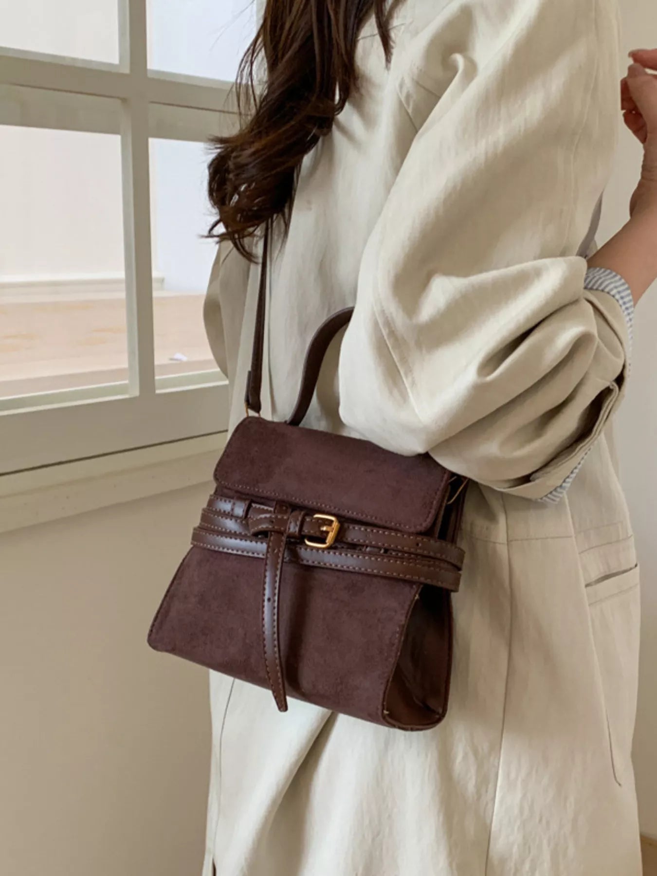 Suede Buckle Decor Crossbody Bag 