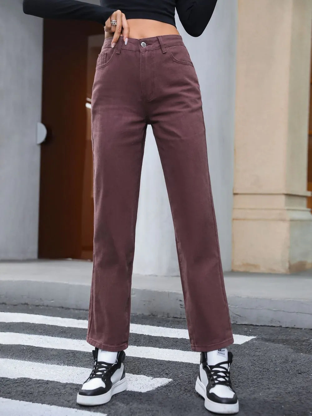 Straight Leg Jeans with Pockets 