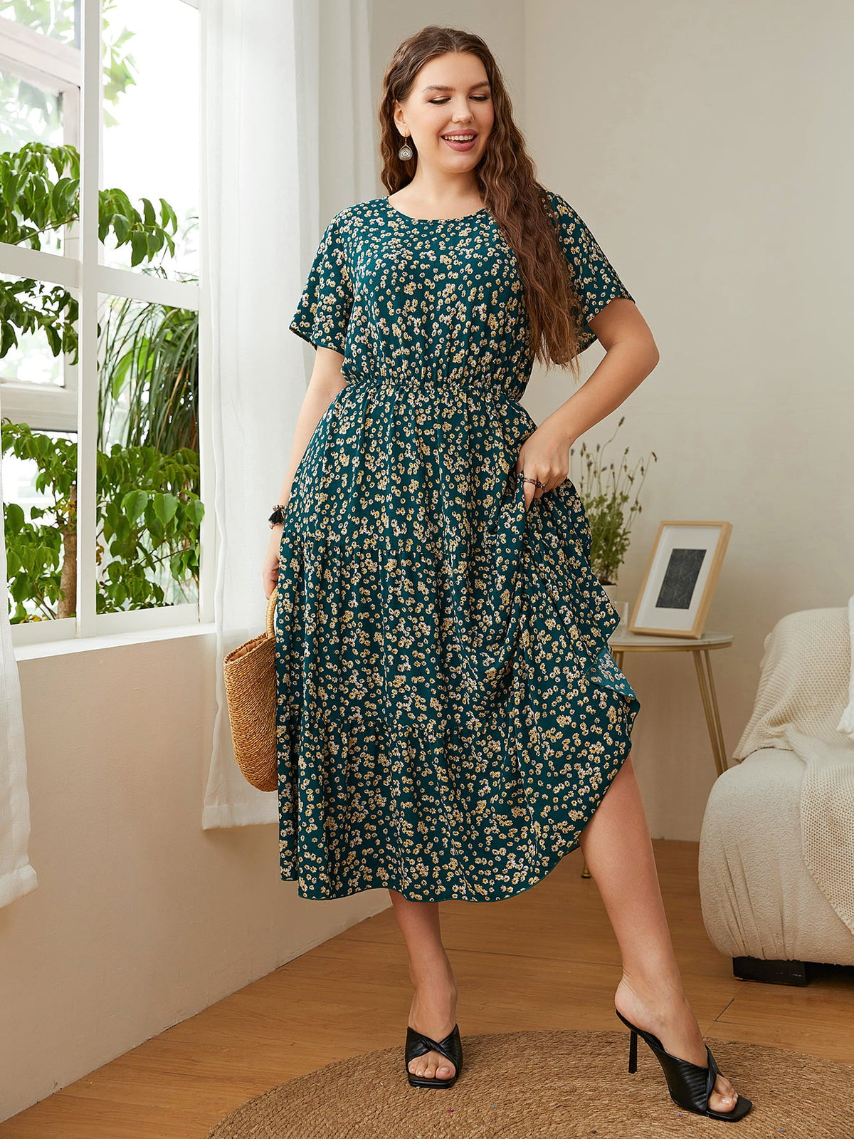 Honey Plus Size Floral Round Neck Short Sleeve Midi Dress 