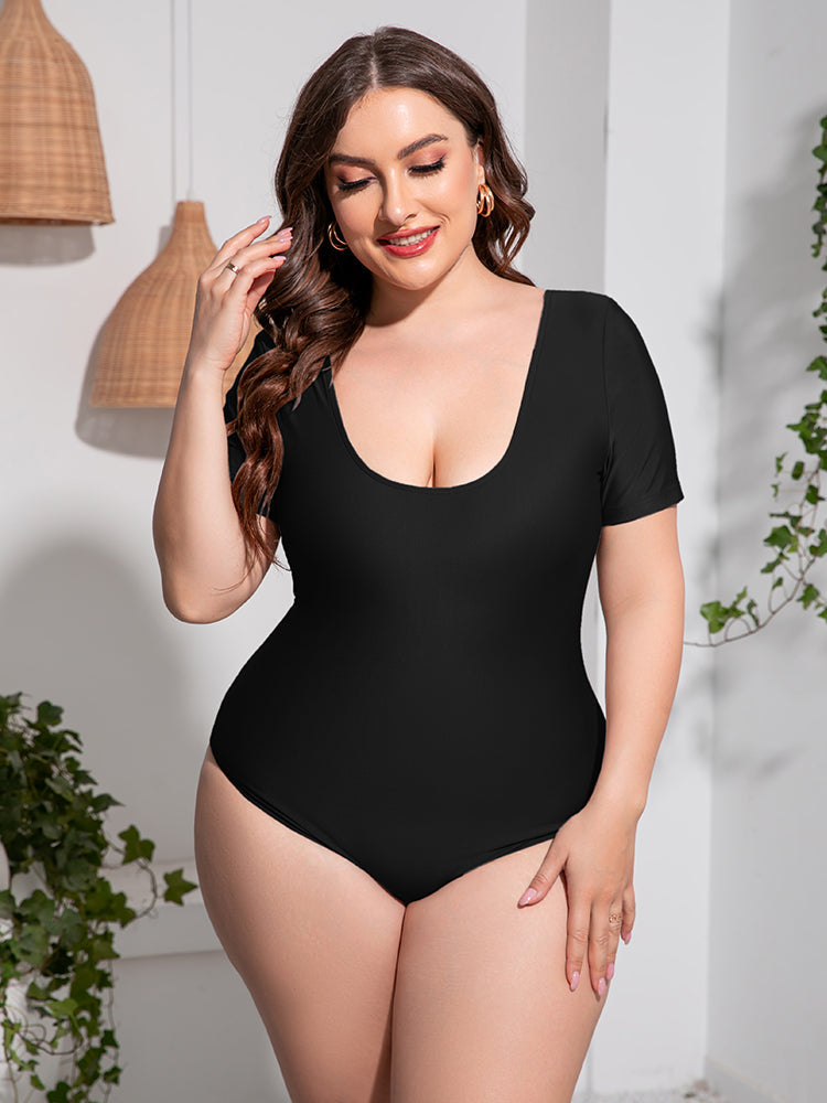 Plus Size Scoop Neck Short Sleeve One-Piece Swimsuit 