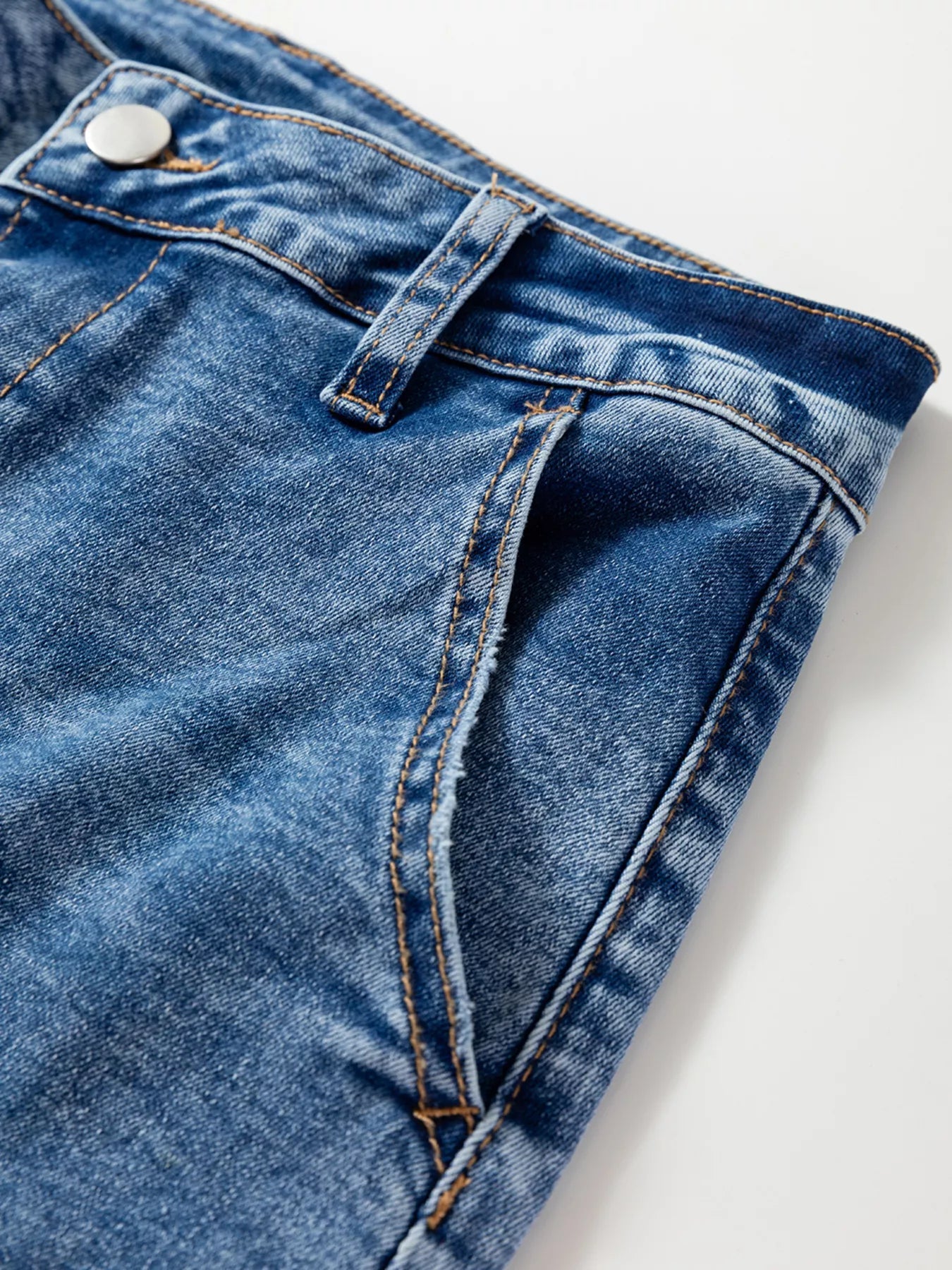 Seam Detail Loose Fit Cropped Jeans 