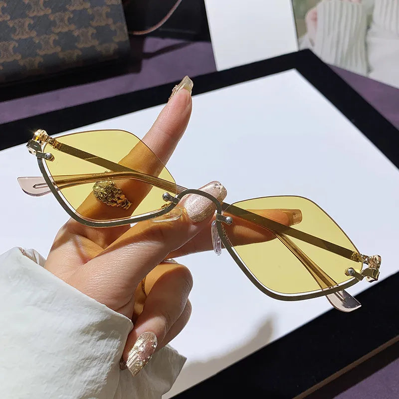 Cat Eye Sunglasses with Gold Metal Frame 
