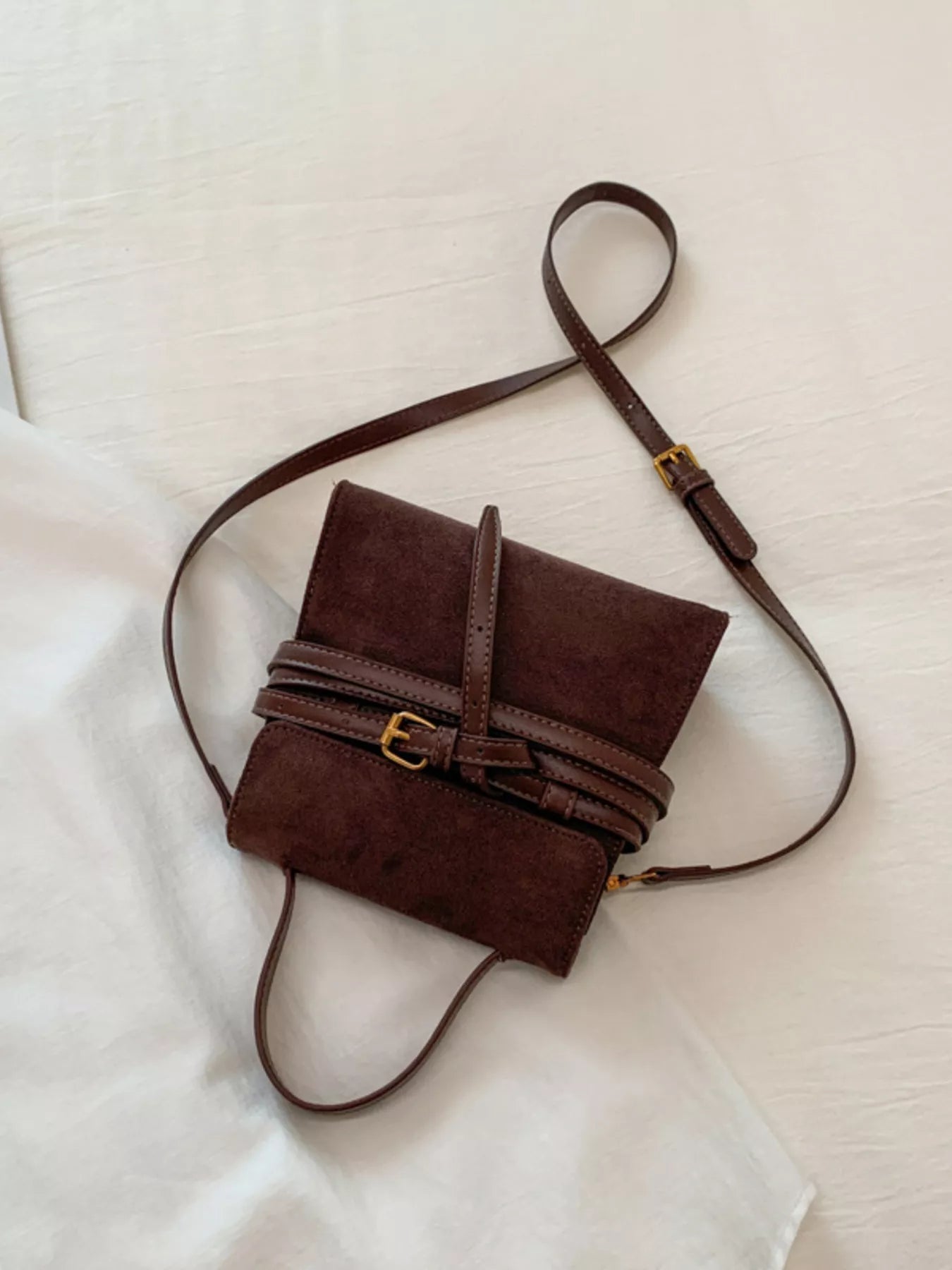 Suede Buckle Decor Crossbody Bag 