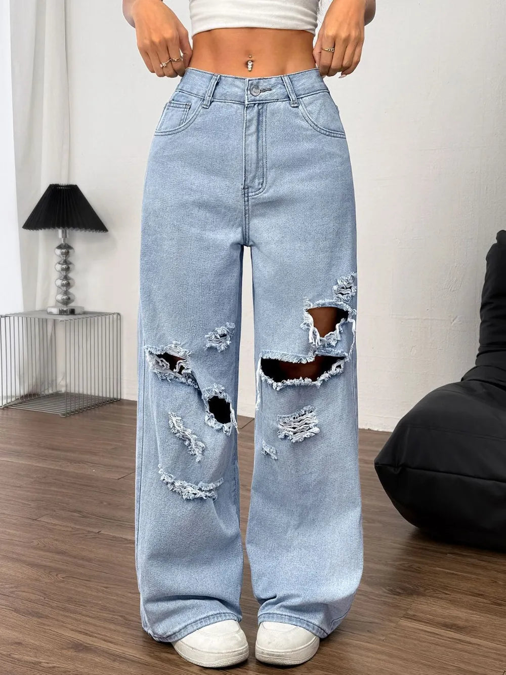 Distressed Wide Leg Jeans with Pockets 