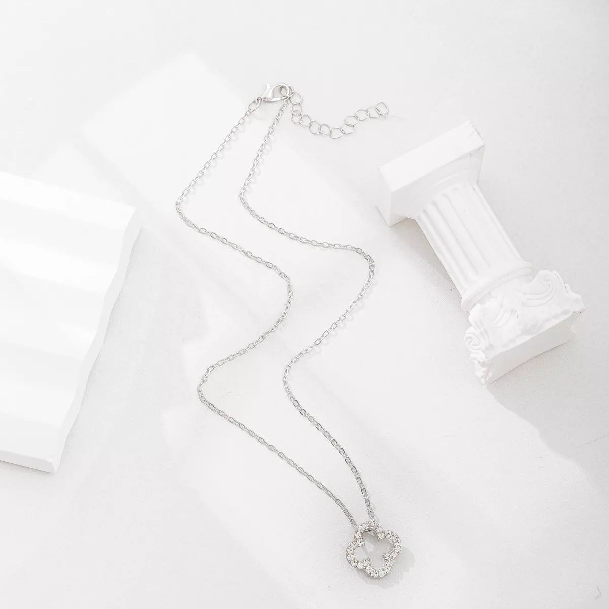 Clover Pendant Necklace 