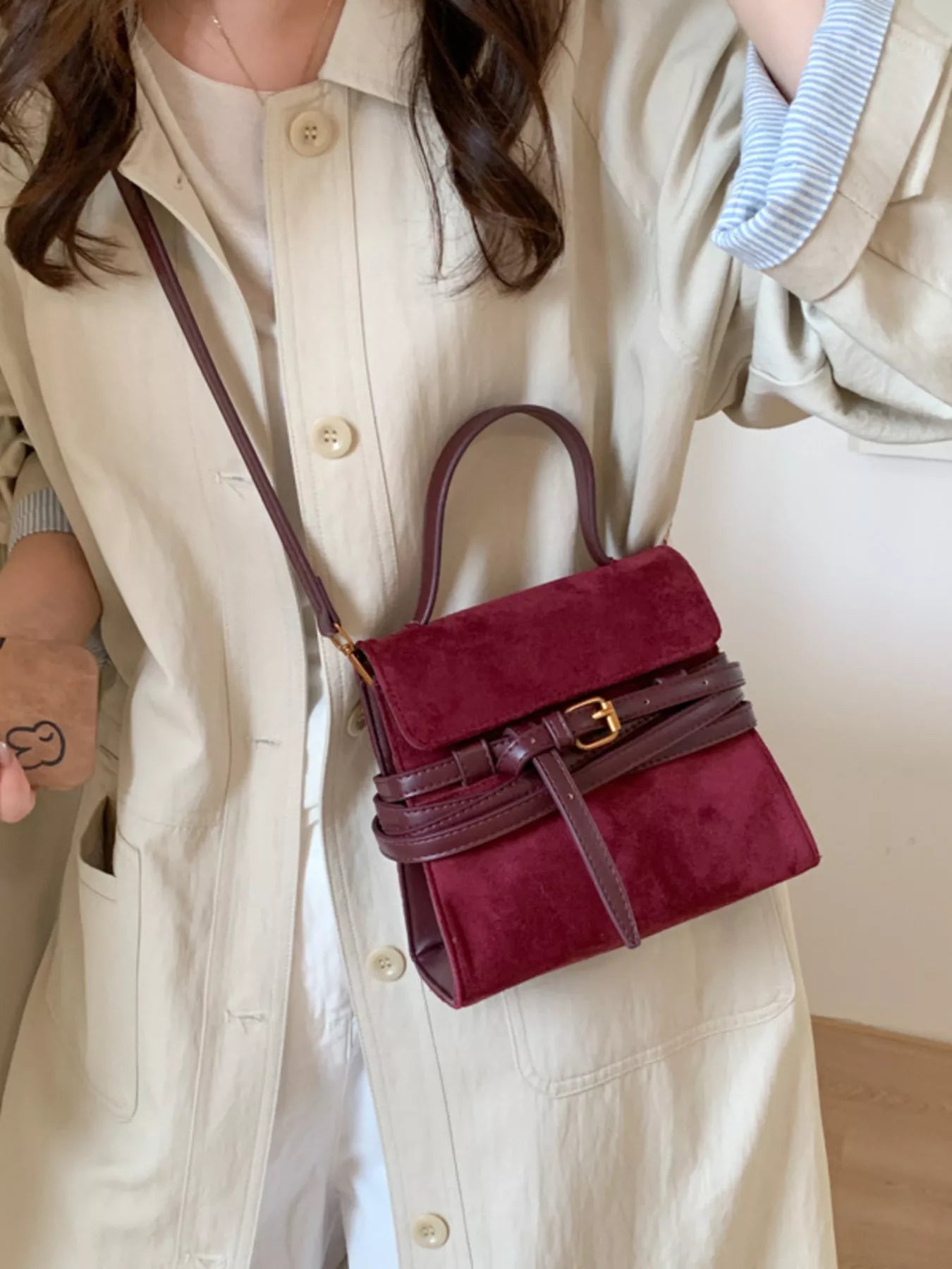Suede Buckle Decor Crossbody Bag 