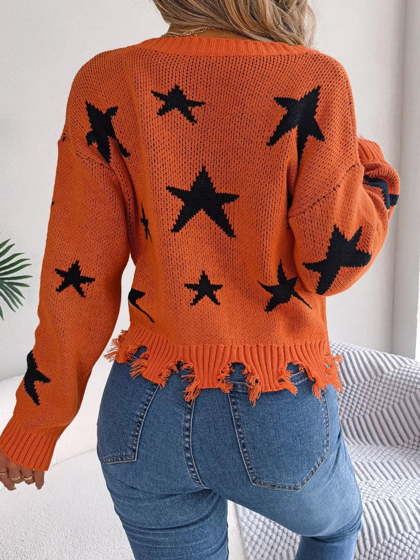 Star Pattern V-Neck Distressed Sweater 