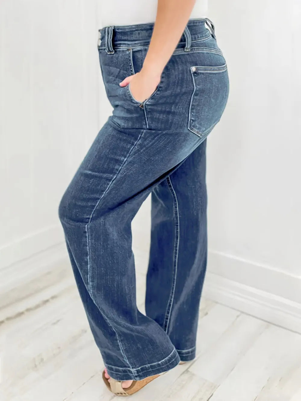 Washed Straight Leg Jeans 