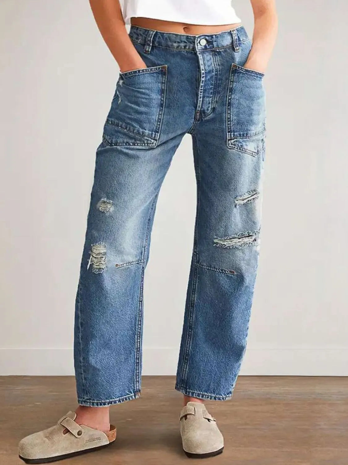 Distressed Jeans with Pockets 