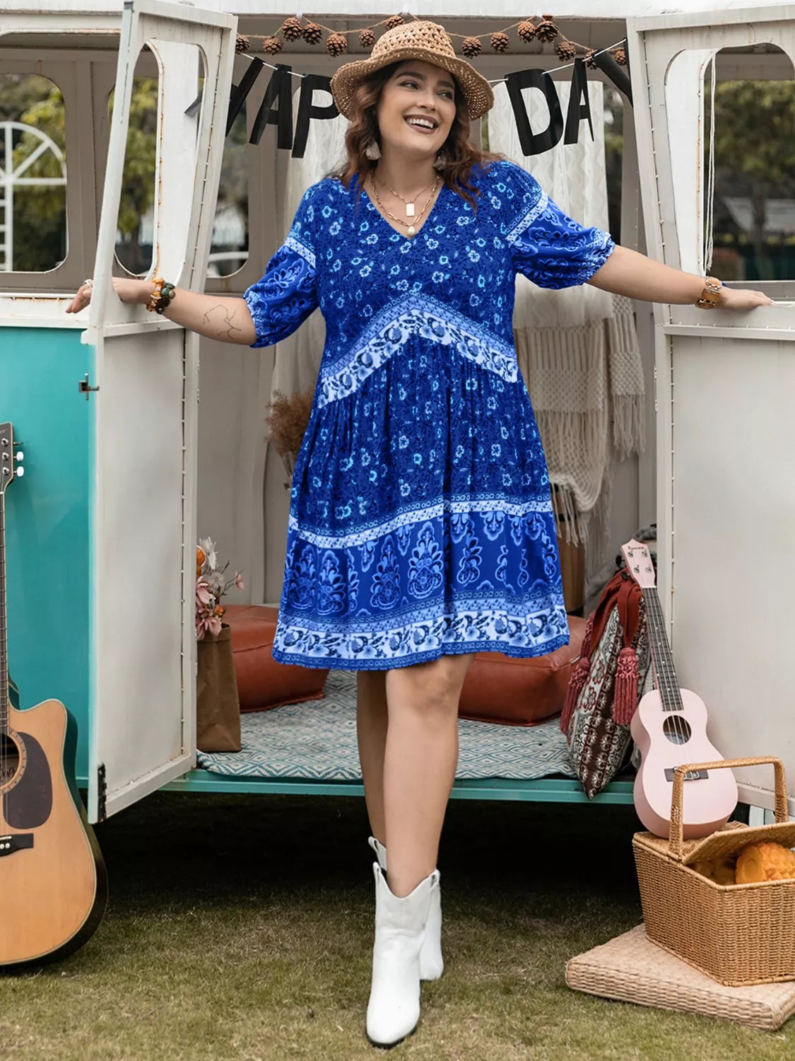 Plus Size Floral V-Neck Mini Dress 