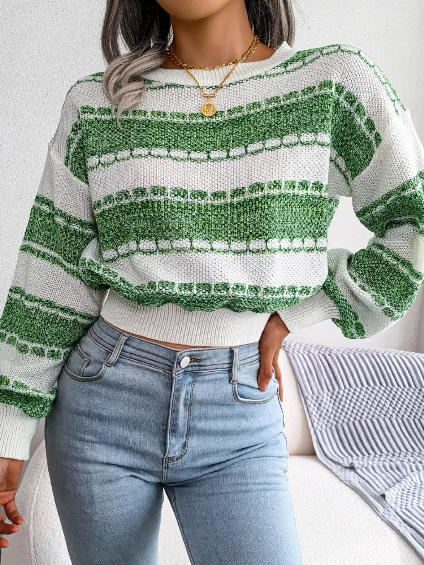 Color Block Round Neck Cropped Sweater 
