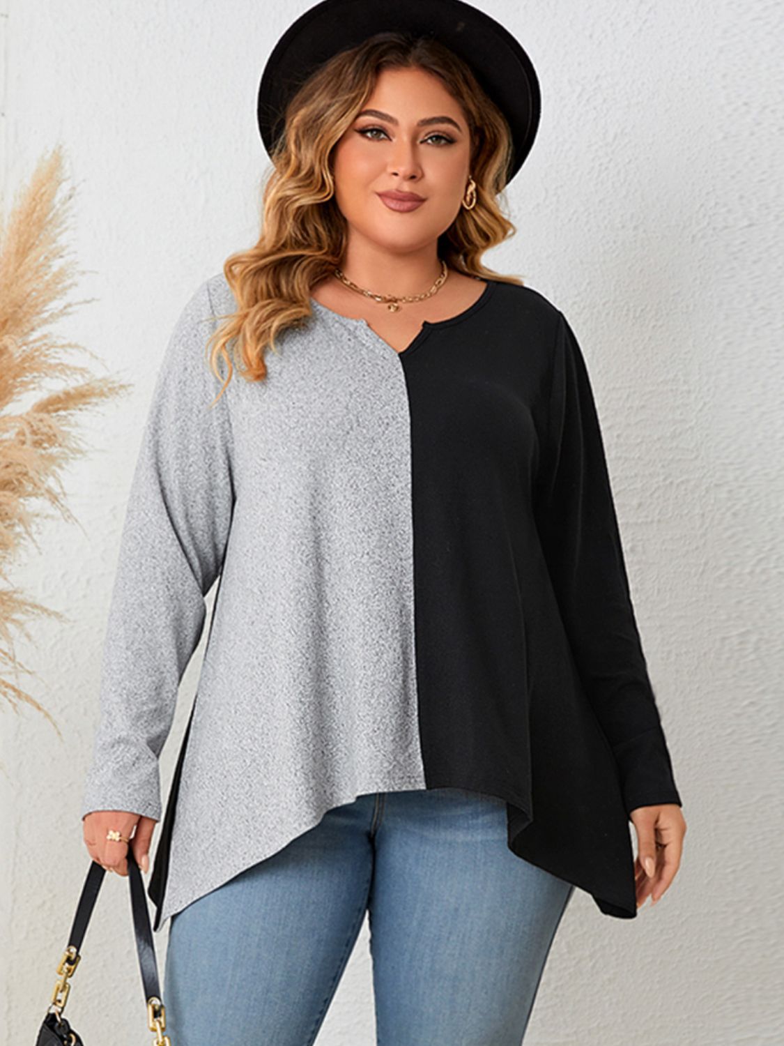 Honey Plus Size Contrast Notched Neck T-Shirt 