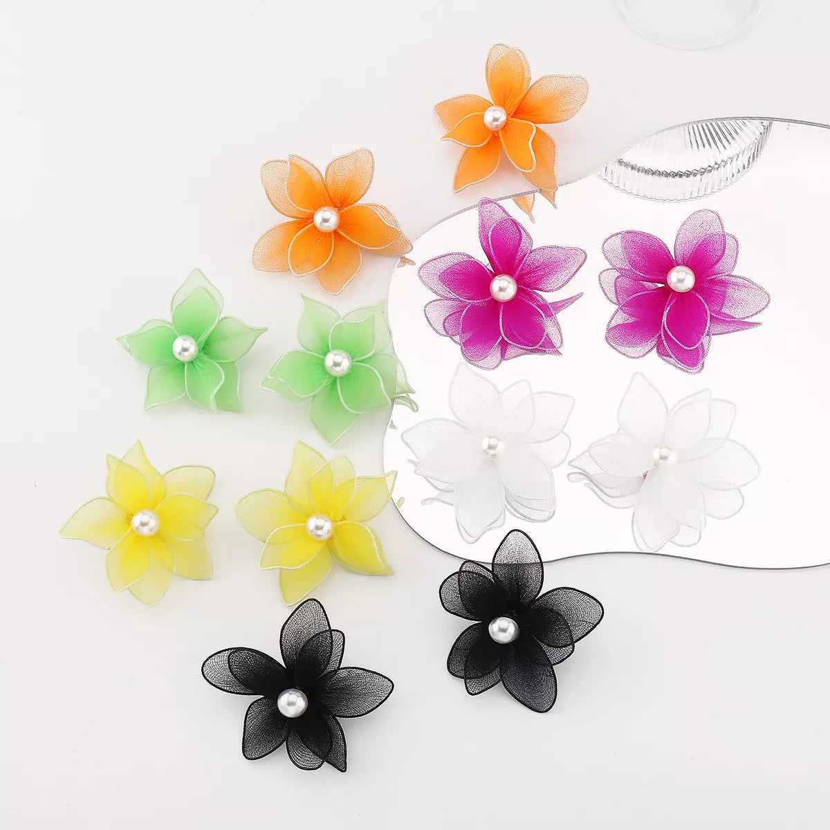 Flower Pearl Stud Earrings 